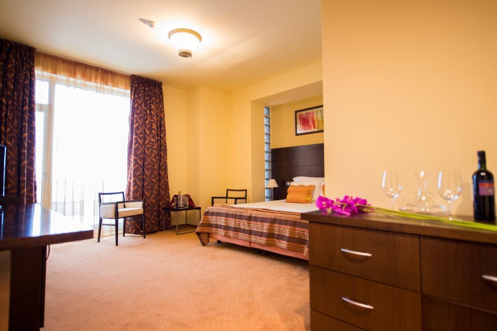 Imago Boutique Hotel Mamaia Ngoại thất bức ảnh