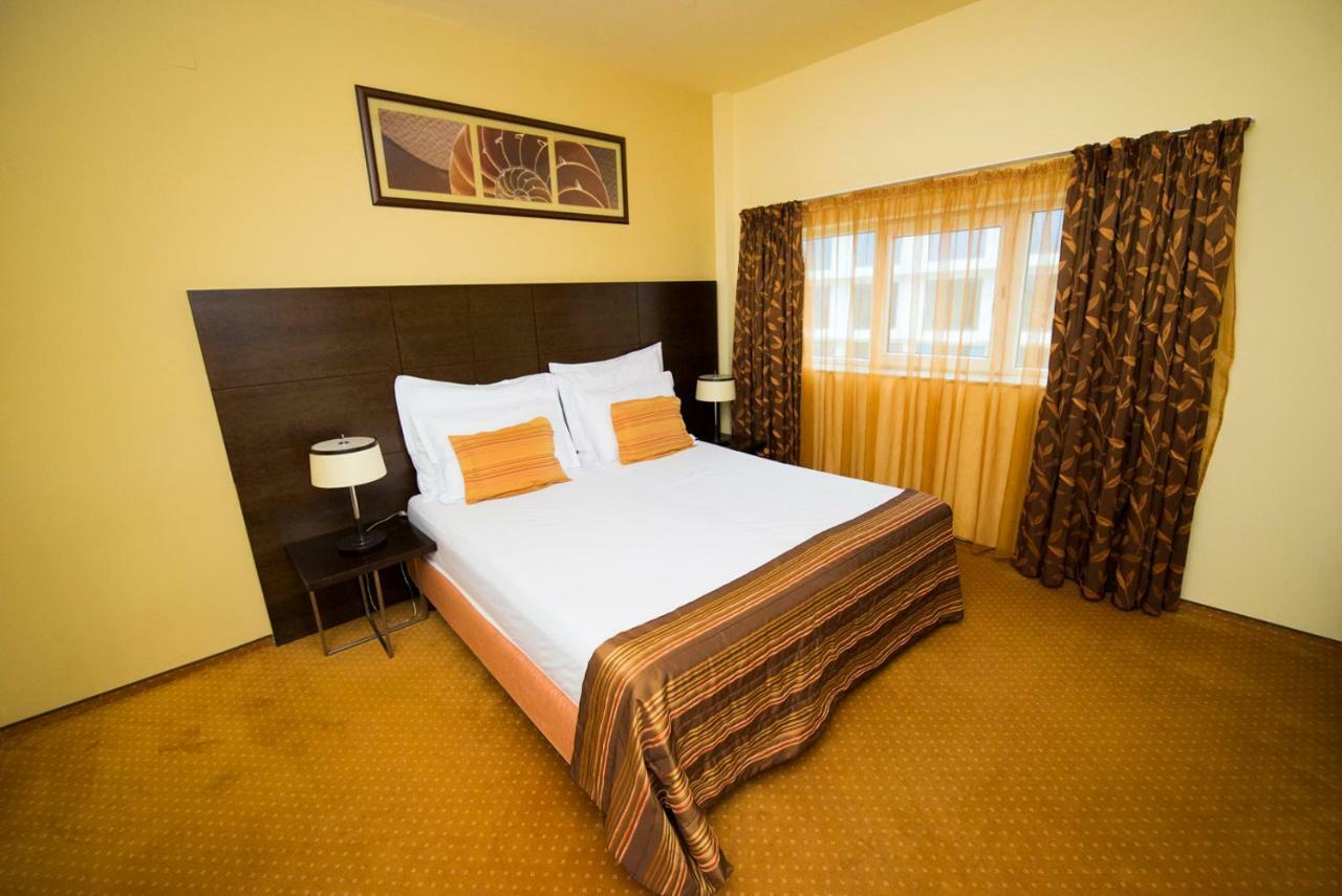 Imago Boutique Hotel Mamaia Ngoại thất bức ảnh
