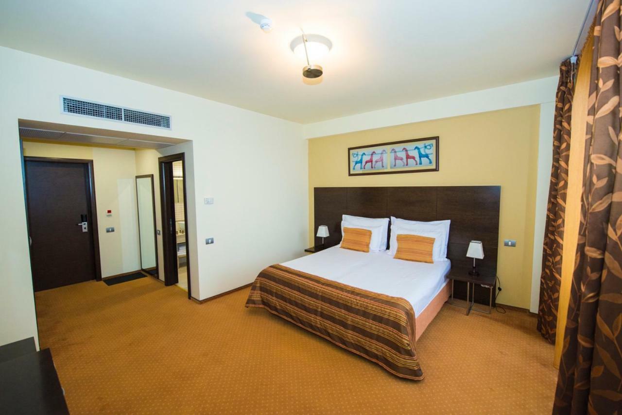 Imago Boutique Hotel Mamaia Ngoại thất bức ảnh