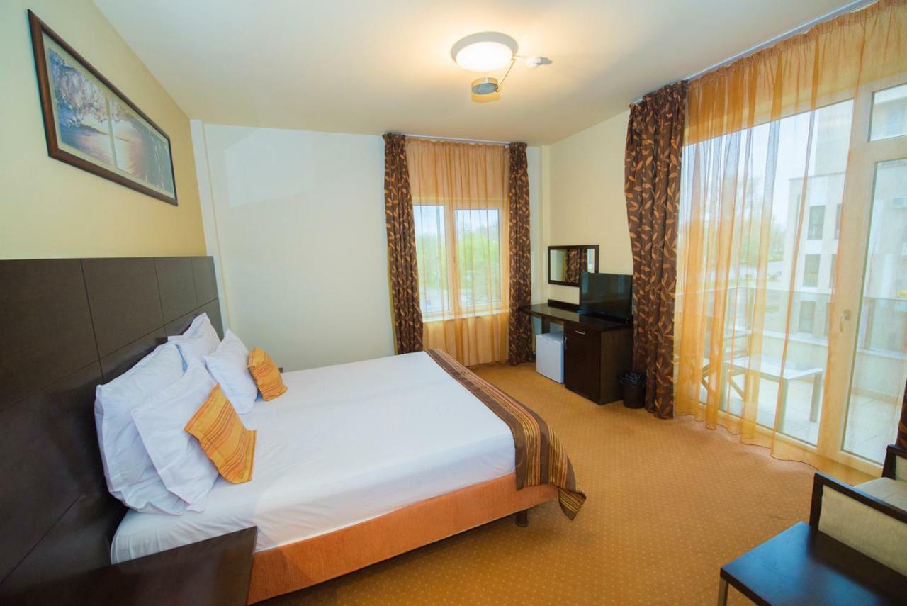 Imago Boutique Hotel Mamaia Ngoại thất bức ảnh